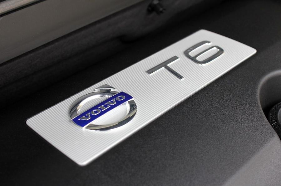  Volvo XC60 R-Design 2012 года  (фото 36 из 90)